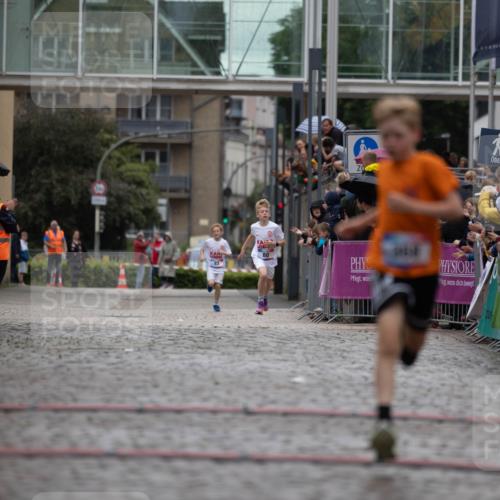 12.06.2026 - Holstenköstenlauf Michael Strokosch http://msf.ph/oto/9748834 12.06.2026 16:49:52 Laufen 80, 83 meine-sportfotos.de