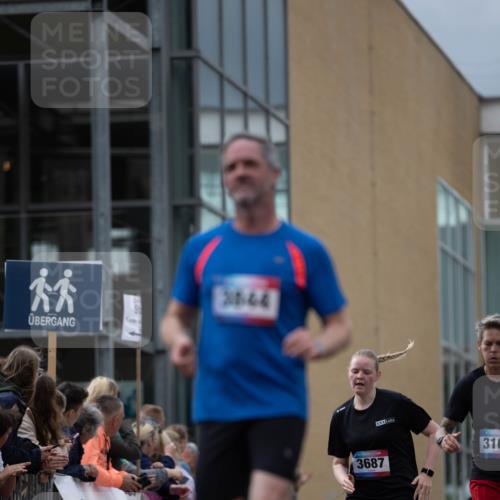 12.06.2026 - Holstenköstenlauf Michael Strokosch http://msf.ph/oto/9748944 12.06.2026 17:58:15 Laufen 3844, 3687, 316 meine-sportfotos.de