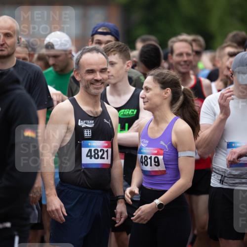 12.06.2026 - Holstenköstenlauf Michael Strokosch http://msf.ph/oto/9748994 12.06.2026 18:53:47 Laufen 4744, 36, 4821, 4819, 40 meine-sportfotos.de