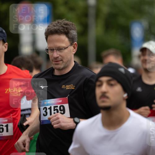 12.06.2026 - Holstenköstenlauf Michael Strokosch http://msf.ph/oto/9749009 12.06.2026 19:00:19 Laufen 3761, 31, 36, 3159 meine-sportfotos.de
