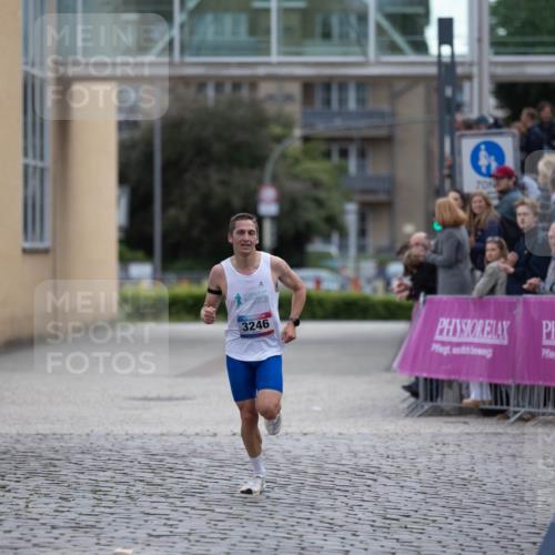 12.06.2026 - Holstenköstenlauf Michael Strokosch http://msf.ph/oto/9749040 12.06.2026 19:33:17 Laufen 3246, 700 meine-sportfotos.de