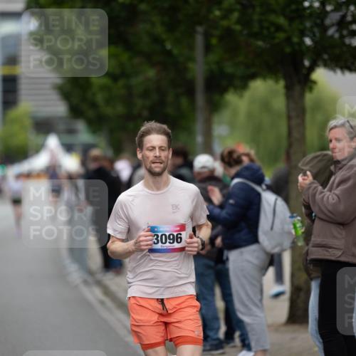 12.06.2026 - Holstenköstenlauf Michael Strokosch http://msf.ph/oto/9749059 12.06.2026 19:35:24 Laufen 3096 meine-sportfotos.de
