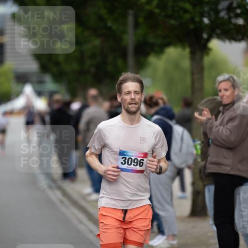 12.06.2026 - Holstenköstenlauf Michael Strokosch http://msf.ph/oto/9749060 12.06.2026 19:35:24 Laufen 36, 3096 meine-sportfotos.de