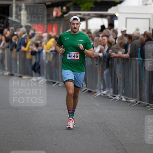 12.06.2026 - Holstenköstenlauf Michael Strokosch http://msf.ph/oto/9749088 12.06.2026 19:38:07 Laufen 4146 meine-sportfotos.de