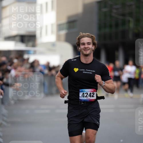 12.06.2026 - Holstenköstenlauf Michael Strokosch http://msf.ph/oto/9749120 12.06.2026 19:39:24 Laufen 4242 meine-sportfotos.de