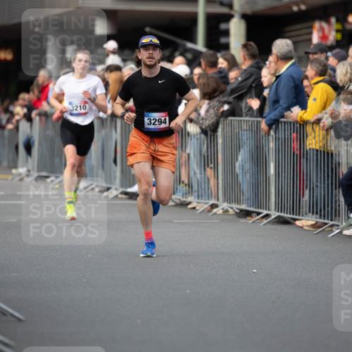 12.06.2026 - Holstenköstenlauf Michael Strokosch http://msf.ph/oto/9749179 12.06.2026 19:41:06 Laufen 3210, 3294 meine-sportfotos.de