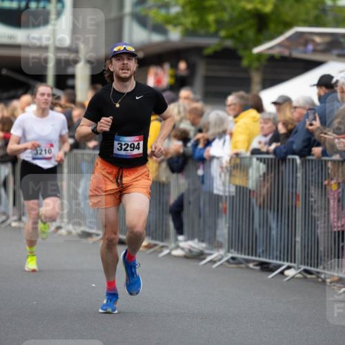 12.06.2026 - Holstenköstenlauf Michael Strokosch http://msf.ph/oto/9749185 12.06.2026 19:41:08 Laufen 3294, 3210 meine-sportfotos.de