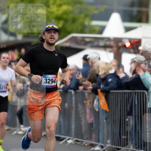 12.06.2026 - Holstenköstenlauf Michael Strokosch http://msf.ph/oto/9749188 12.06.2026 19:41:08 Laufen 3210, 36, 3294 meine-sportfotos.de
