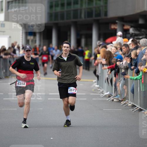 12.06.2026 - Holstenköstenlauf Michael Strokosch http://msf.ph/oto/9749234 12.06.2026 19:43:07 Laufen 4314, 4573 meine-sportfotos.de