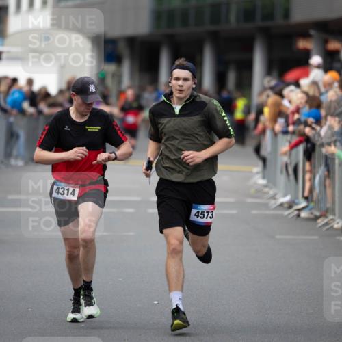 12.06.2026 - Holstenköstenlauf Michael Strokosch http://msf.ph/oto/9749238 12.06.2026 19:43:08 Laufen 4314, 4573 meine-sportfotos.de