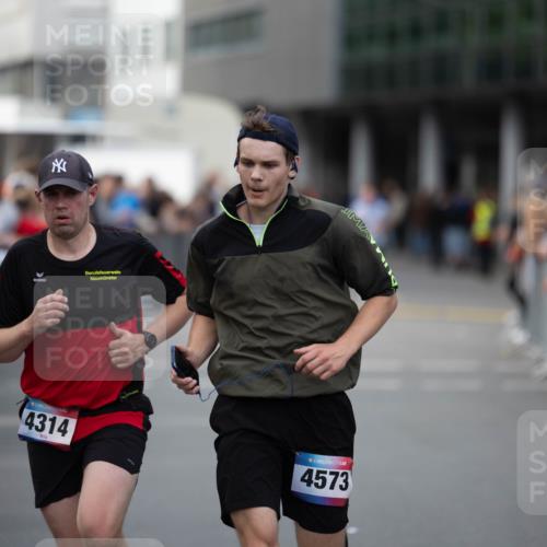 12.06.2026 - Holstenköstenlauf Michael Strokosch http://msf.ph/oto/9749241 12.06.2026 19:43:10 Laufen 4314, 36, 4573 meine-sportfotos.de