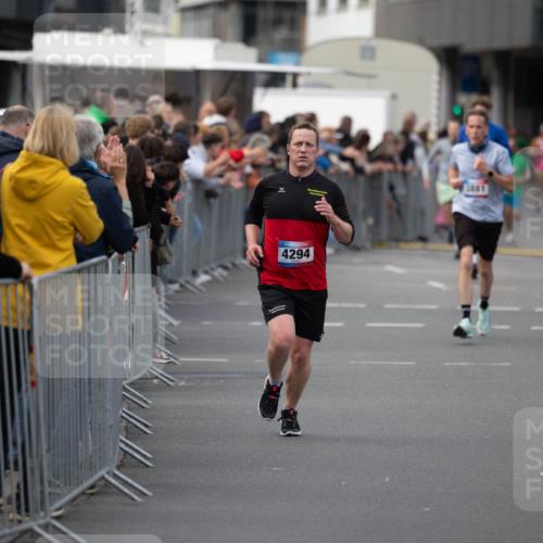 12.06.2026 - Holstenköstenlauf Michael Strokosch http://msf.ph/oto/9749250 12.06.2026 19:43:18 Laufen 4294, 3881 meine-sportfotos.de