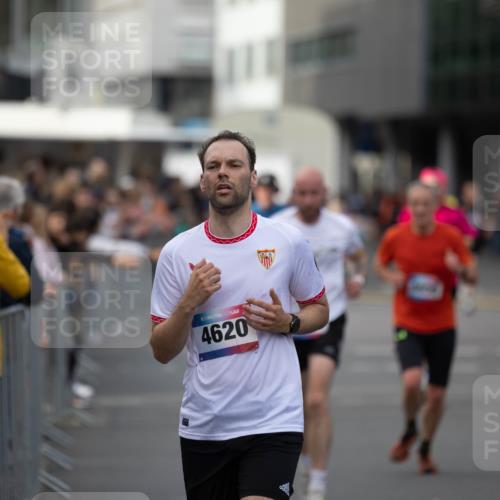 12.06.2026 - Holstenköstenlauf Michael Strokosch http://msf.ph/oto/9749263 12.06.2026 19:44:13 Laufen 4620 meine-sportfotos.de