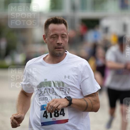 12.06.2026 - Holstenköstenlauf Michael Strokosch http://msf.ph/oto/9749340 12.06.2026 19:53:38 Laufen 4184 meine-sportfotos.de