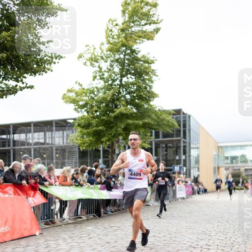 12.06.2026 - Holstenköstenlauf Michael Strokosch http://msf.ph/oto/9749420 12.06.2026 17:56:53 Laufen 4409, 4106 meine-sportfotos.de