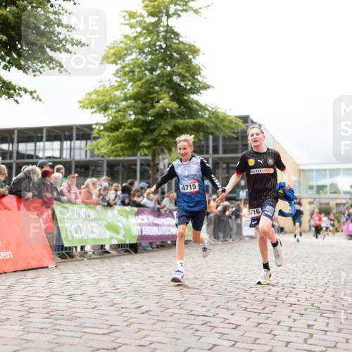 12.06.2026 - Holstenköstenlauf Michael Strokosch http://msf.ph/oto/9749444 12.06.2026 17:57:21 Laufen 4715, 716 meine-sportfotos.de