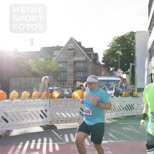 12.06.2026 - Holstenköstenlauf Michael Strokosch http://msf.ph/oto/9749515 12.06.2026 19:49:43 Laufen 200, 7, 2, 3525, 4628 meine-sportfotos.de
