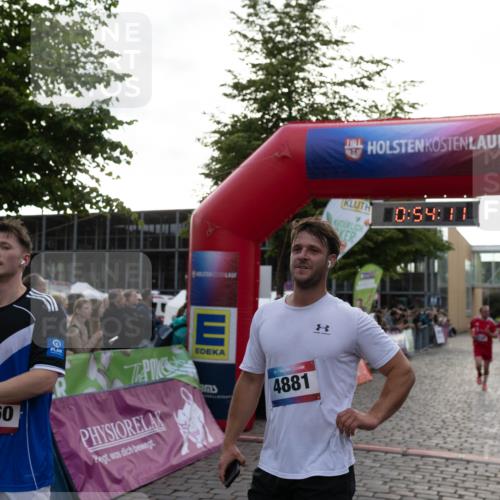 12.06.2026 - Holstenköstenlauf Michael Strokosch http://msf.ph/oto/9749656 12.06.2026 19:54:27 Laufen 4460, 4881, 10, 54, 11 meine-sportfotos.de