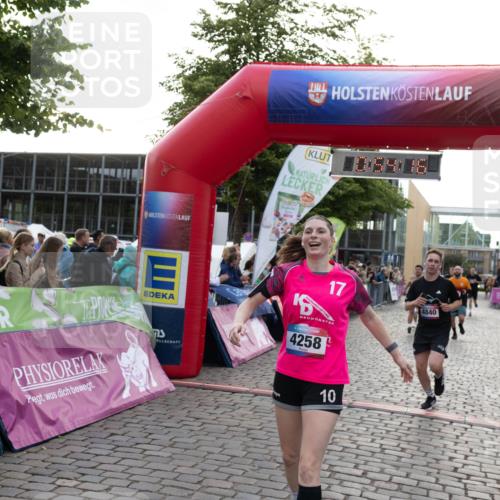 12.06.2026 - Holstenköstenlauf Michael Strokosch http://msf.ph/oto/9749661 12.06.2026 19:54:33 Laufen 9, 75, 4258, 10, 17, 4840 meine-sportfotos.de