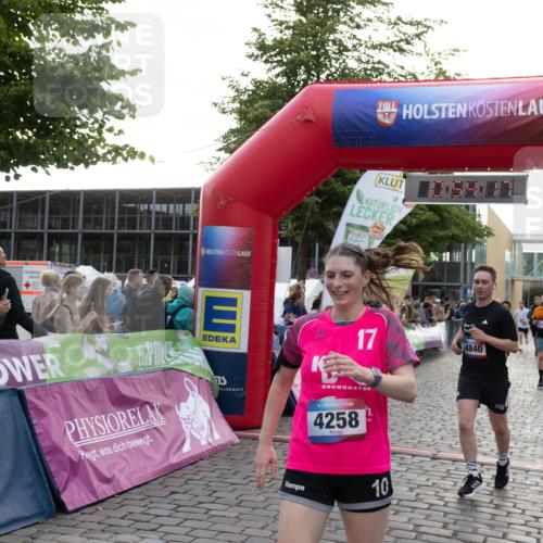 12.06.2026 - Holstenköstenlauf Michael Strokosch http://msf.ph/oto/9749665 12.06.2026 19:54:33 Laufen 75, 17, 4258, 10, 14840 meine-sportfotos.de