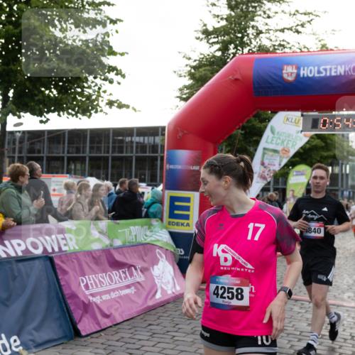 12.06.2026 - Holstenköstenlauf Michael Strokosch http://msf.ph/oto/9749668 12.06.2026 19:54:34 Laufen 10, 54, 17, 17, 4258, 840 meine-sportfotos.de