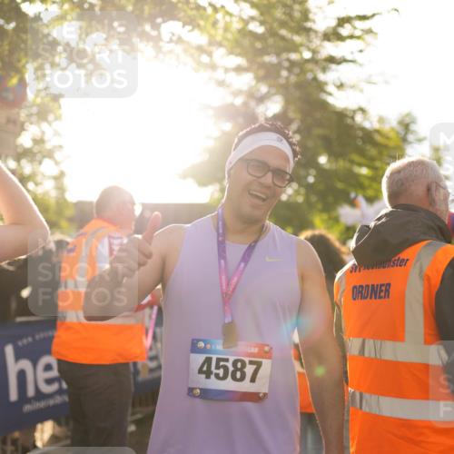 12.06.2026 - Holstenköstenlauf Michael Strokosch http://msf.ph/oto/9749967 12.06.2026 20:00:10 Laufen 36, 4587 meine-sportfotos.de
