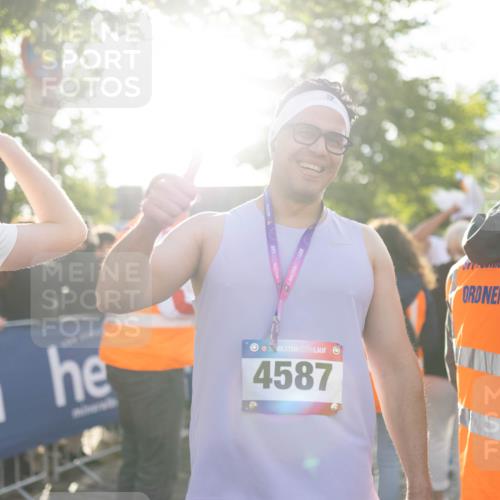 12.06.2026 - Holstenköstenlauf Michael Strokosch http://msf.ph/oto/9749973 12.06.2026 20:00:10 Laufen 4587 meine-sportfotos.de
