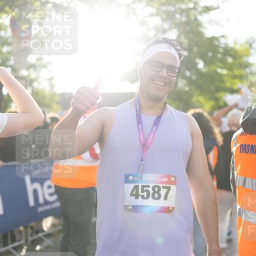 12.06.2026 - Holstenköstenlauf Michael Strokosch http://msf.ph/oto/9749974 12.06.2026 20:00:10 Laufen 36, 1, 4587 meine-sportfotos.de