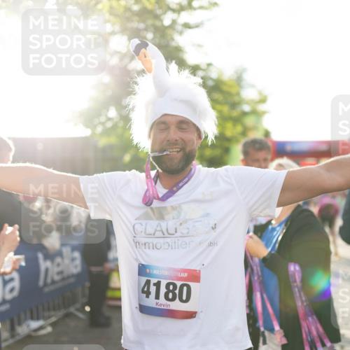 12.06.2026 - Holstenköstenlauf Michael Strokosch http://msf.ph/oto/9749985 12.06.2026 20:00:22 Laufen 36, 36, 4180 meine-sportfotos.de