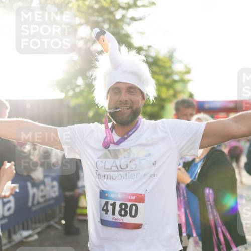 12.06.2026 - Holstenköstenlauf Michael Strokosch http://msf.ph/oto/9749986 12.06.2026 20:00:22 Laufen 36, 36, 4180 meine-sportfotos.de