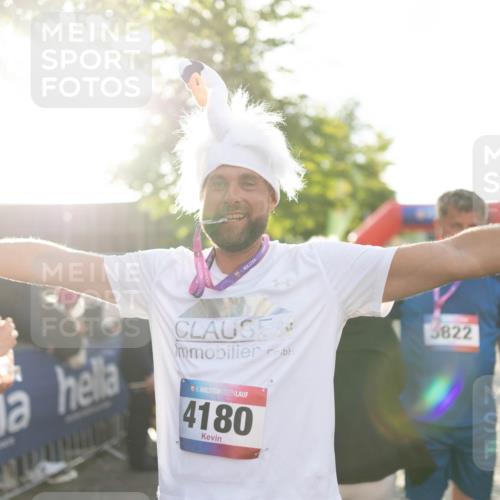 12.06.2026 - Holstenköstenlauf Michael Strokosch http://msf.ph/oto/9749992 12.06.2026 20:00:23 Laufen 36, 5822, 36, 4180 meine-sportfotos.de