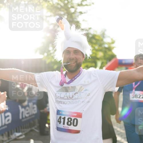 12.06.2026 - Holstenköstenlauf Michael Strokosch http://msf.ph/oto/9749994 12.06.2026 20:00:23 Laufen 36, 5822, 36, 4180 meine-sportfotos.de