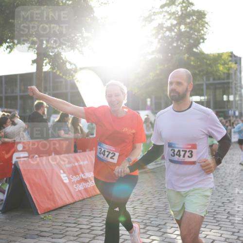12.06.2026 - Holstenköstenlauf Michael Strokosch http://msf.ph/oto/9750066 12.06.2026 20:04:15 Laufen 3472, 3473 meine-sportfotos.de