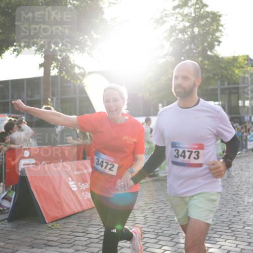 12.06.2026 - Holstenköstenlauf Michael Strokosch http://msf.ph/oto/9750067 12.06.2026 20:04:15 Laufen 3472, 3473 meine-sportfotos.de