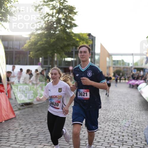 12.06.2026 - Holstenköstenlauf Michael Strokosch http://msf.ph/oto/9750069 12.06.2026 20:04:18 Laufen 24, 3620, 3621 meine-sportfotos.de