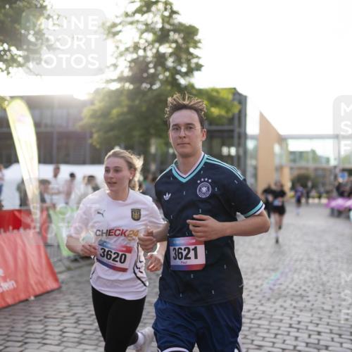 12.06.2026 - Holstenköstenlauf Michael Strokosch http://msf.ph/oto/9750073 12.06.2026 20:04:18 Laufen 24, 3620, 3621 meine-sportfotos.de