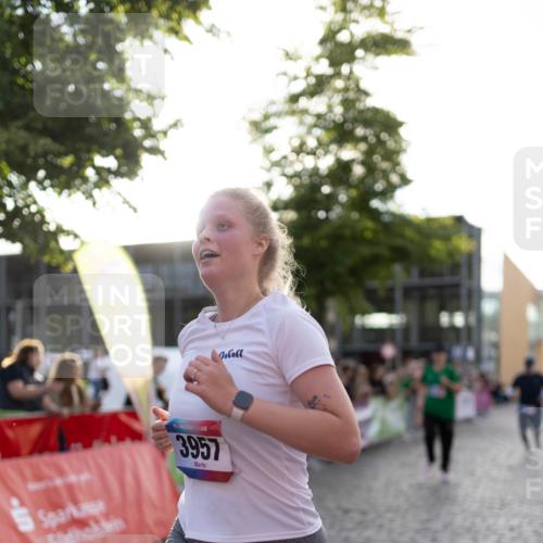 12.06.2026 - Holstenköstenlauf Michael Strokosch http://msf.ph/oto/9750090 12.06.2026 20:04:32 Laufen 3957 meine-sportfotos.de
