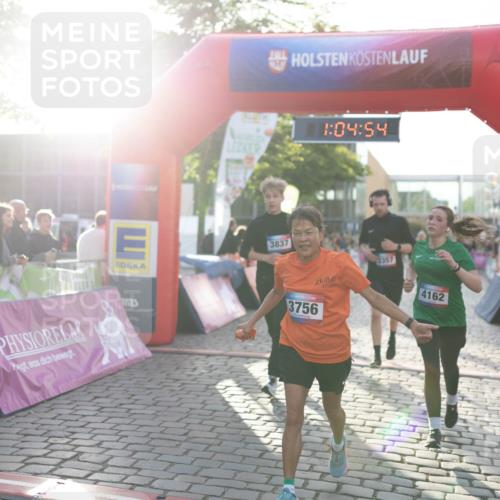 12.06.2026 - Holstenköstenlauf Michael Strokosch http://msf.ph/oto/9750121 12.06.2026 20:05:10 Laufen 1, 04, 54, 3837, 3756, 357, 4162 meine-sportfotos.de