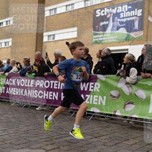 12.06.2026 - Holstenköstenlauf Michael Strokosch http://msf.ph/oto/9750330 12.06.2026 16:06:54 Laufen 327, 25, 26 meine-sportfotos.de