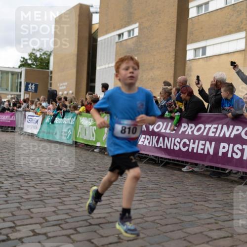 12.06.2026 - Holstenköstenlauf Michael Strokosch http://msf.ph/oto/9750344 12.06.2026 16:07:02 Laufen 810, 25, 26 meine-sportfotos.de