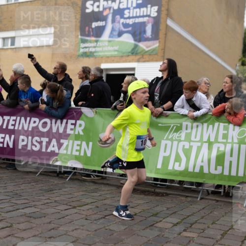 12.06.2026 - Holstenköstenlauf Michael Strokosch http://msf.ph/oto/9750346 12.06.2026 16:07:05 Laufen 25, 26, 10 meine-sportfotos.de