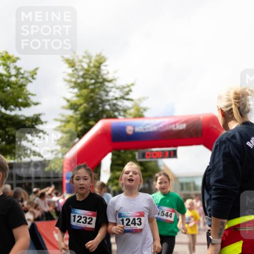 12.06.2026 - Holstenköstenlauf Michael Strokosch http://msf.ph/oto/9750387 12.06.2026 16:08:51 Laufen 1232, 1243, 1544 meine-sportfotos.de