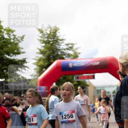 12.06.2026 - Holstenköstenlauf Michael Strokosch http://msf.ph/oto/9750388 12.06.2026 16:08:58 Laufen 551, 1256, 1075, 1235 meine-sportfotos.de