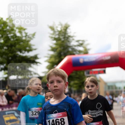12.06.2026 - Holstenköstenlauf Michael Strokosch http://msf.ph/oto/9750396 12.06.2026 16:09:04 Laufen 329, 36, 1468, 163 meine-sportfotos.de