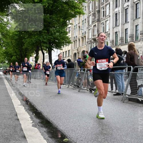 14.06.2026 - REWE Women's Run J. Mangold http://msf.ph/oto/9750651 14.06.2026 10:01:41 Ziel 10177, 10860, 11139, 11162, 11180, 11506, 11511, 11514 meine-sportfotos.de