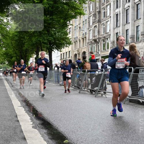 14.06.2026 - REWE Women's Run J. Mangold http://msf.ph/oto/9750661 14.06.2026 10:01:43 Ziel 10177, 10860, 10967, 11162, 11180, 11506, 11511, 11514 meine-sportfotos.de