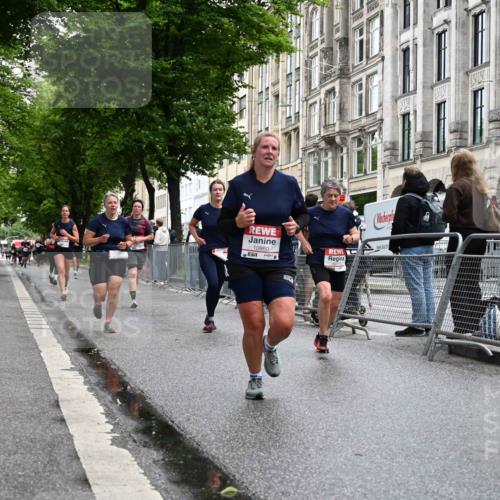 14.06.2026 - REWE Women's Run J. Mangold http://msf.ph/oto/9750667 14.06.2026 10:01:44 Ziel 10132, 10177, 10251, 10860, 10967, 11162, 11180, 11506, 11511, 11514 meine-sportfotos.de