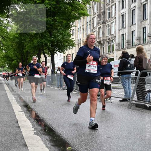14.06.2026 - REWE Women's Run J. Mangold http://msf.ph/oto/9750668 14.06.2026 10:01:45 Ziel 10132, 10177, 10251, 10860, 10967, 11162, 11506, 11511, 11514 meine-sportfotos.de