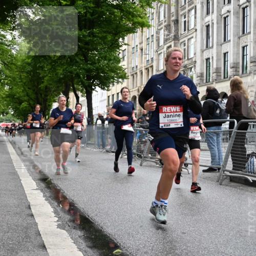 14.06.2026 - REWE Women's Run J. Mangold http://msf.ph/oto/9750669 14.06.2026 10:01:45 Ziel 10132, 10177, 10251, 10860, 10967, 11162, 11506, 11511, 11514 meine-sportfotos.de