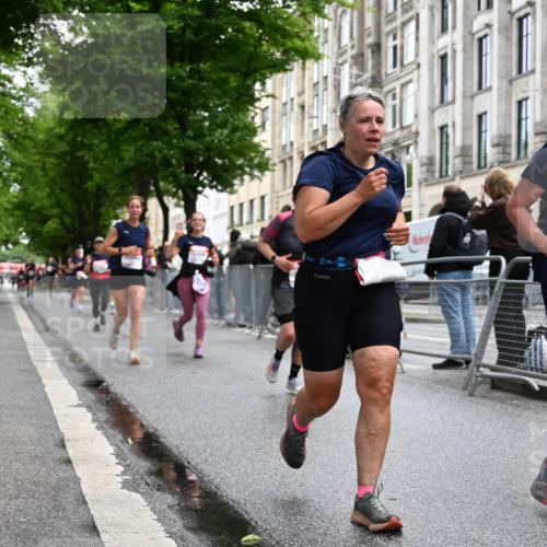 14.06.2026 - REWE Women's Run J. Mangold http://msf.ph/oto/9750679 14.06.2026 10:01:47 Ziel 10132, 10177, 10251, 10340, 10860, 10967, 11162, 11511, 11514 meine-sportfotos.de